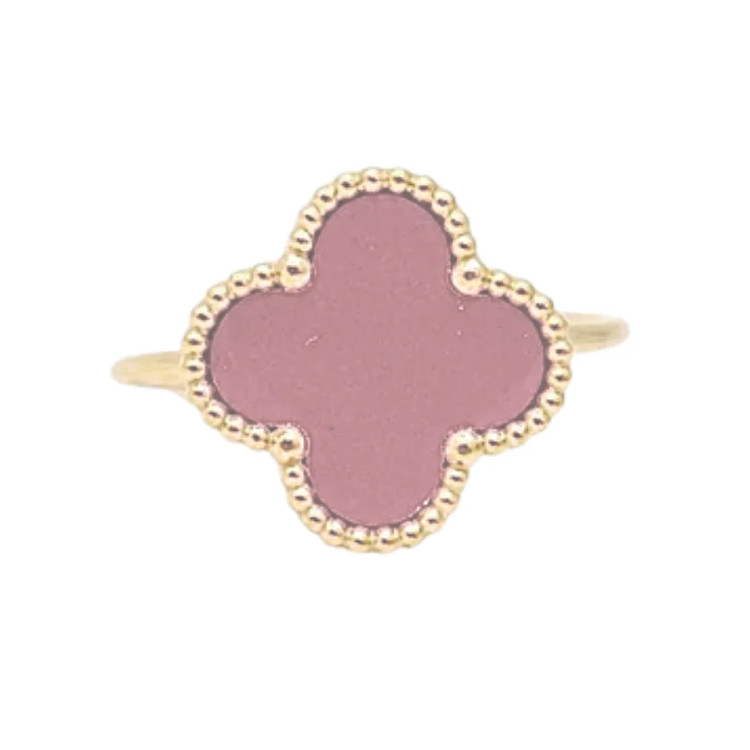 Lucía Clover Ring – Elegant Pink Enamel with Gold Accents - Image 2